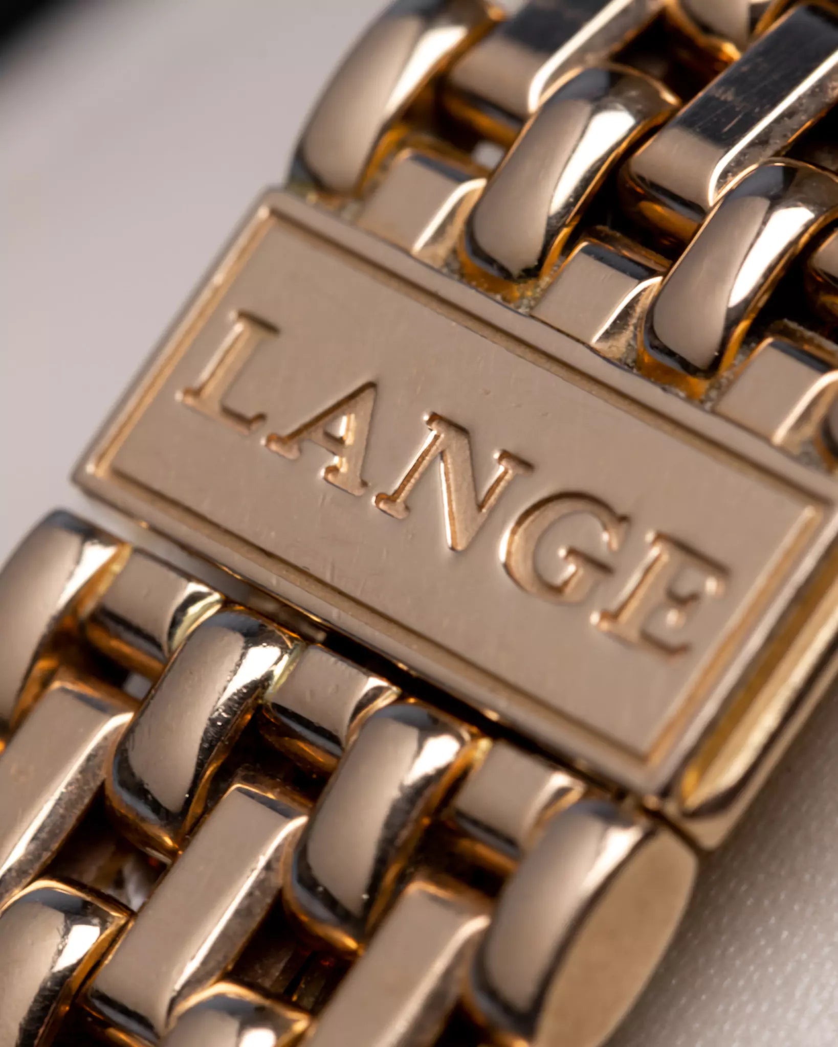 A.Lange & Söhne Carbaret 107.031 Schließe