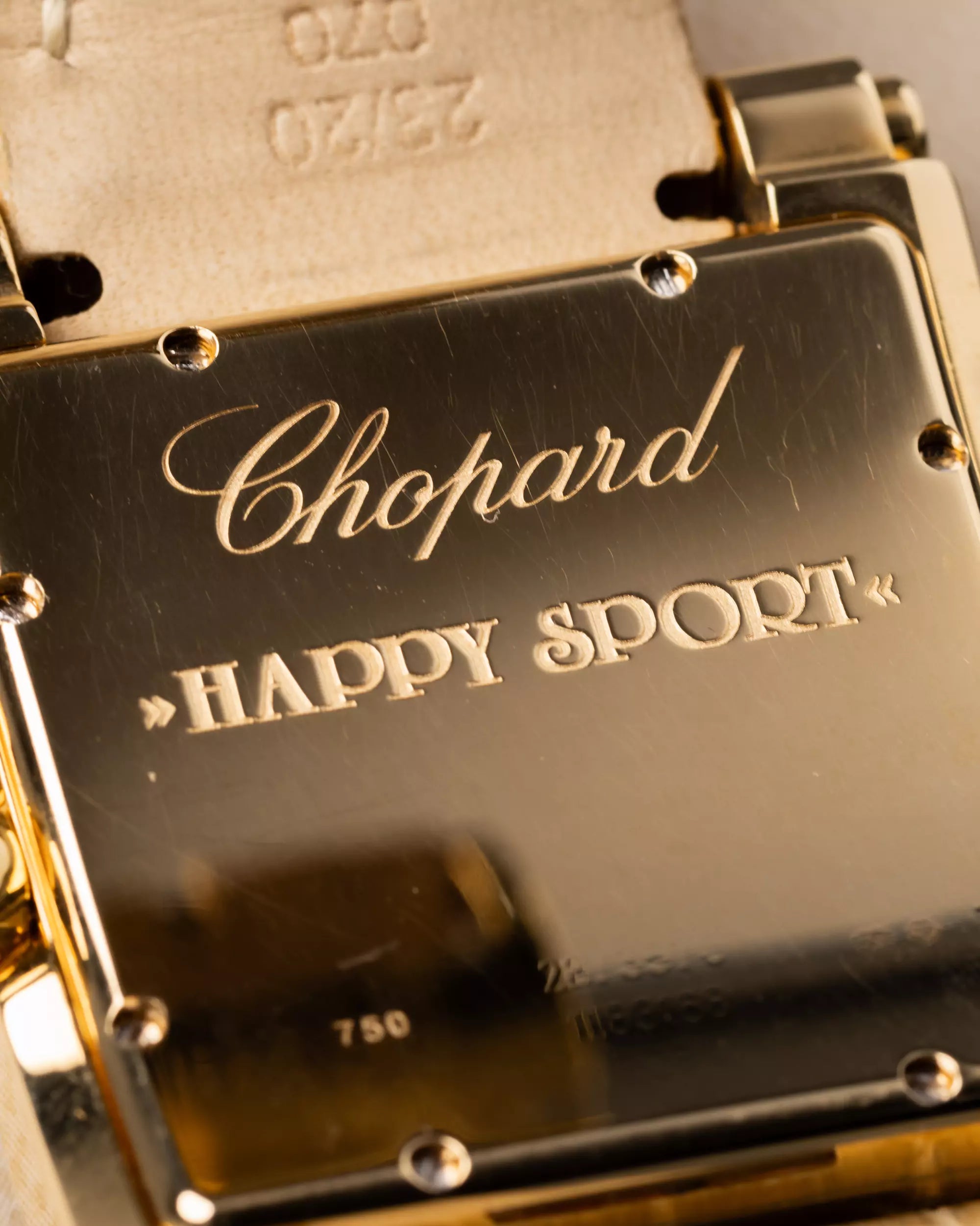 Gold Schließe Happy Sport