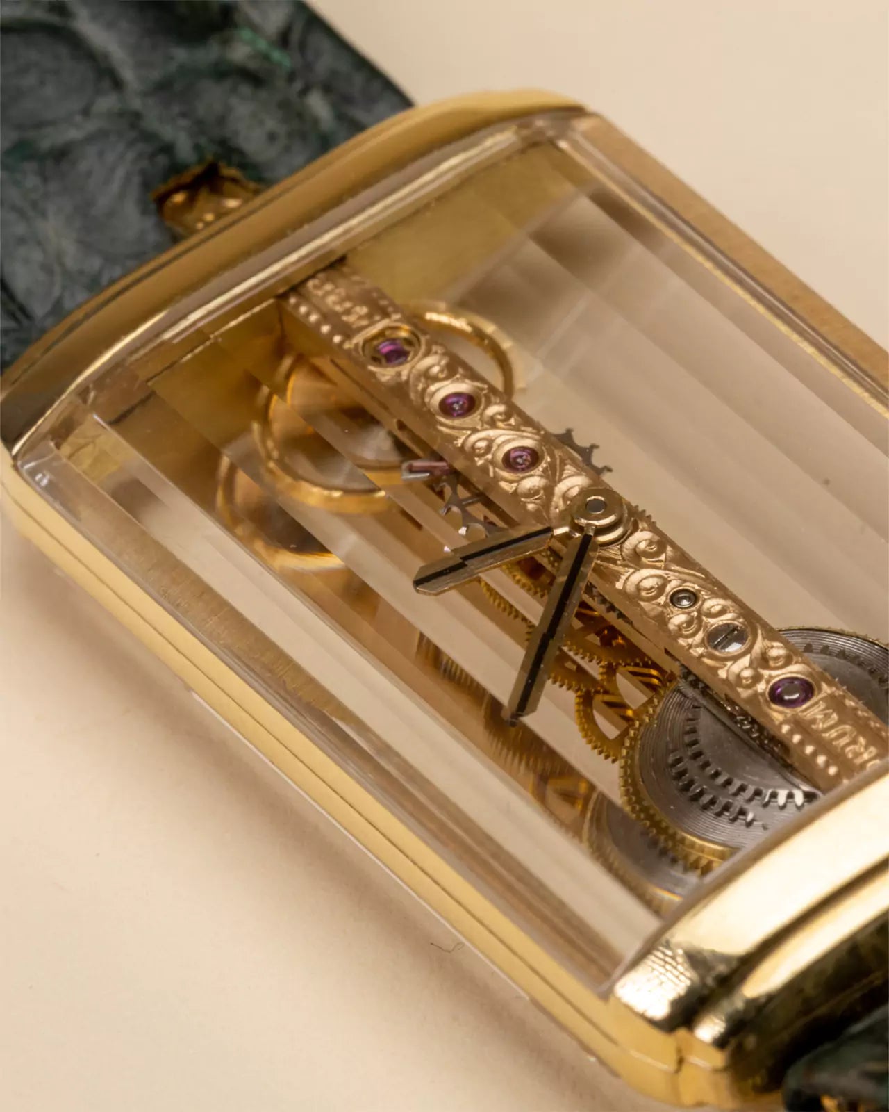 Corum Golden Bridge Uhr