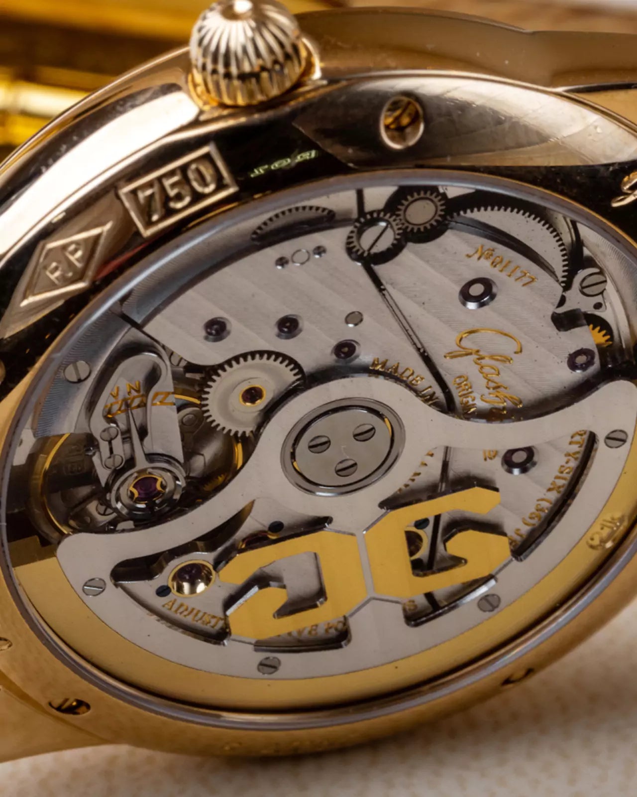 Uhr bei Watch Out von Glashütte Original Tribut an Moritz Grossmann Limited Edition 00-11-01-04-04