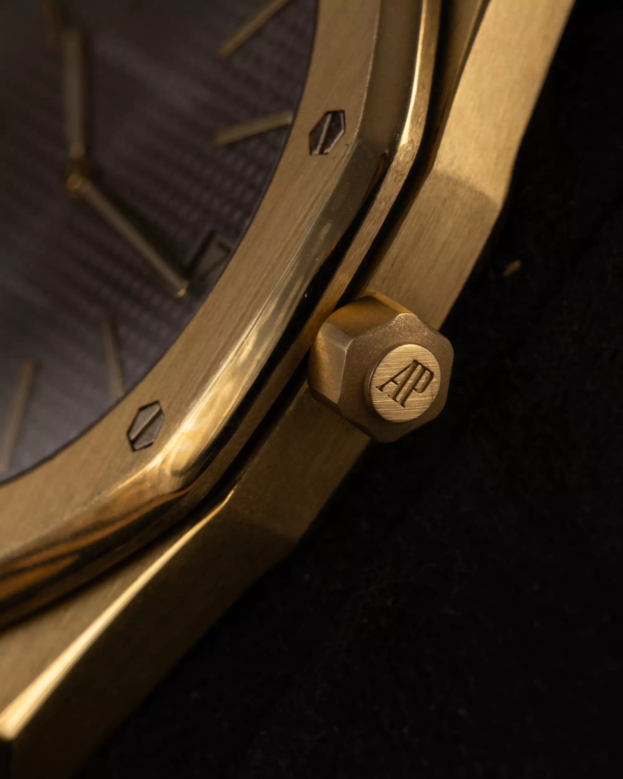 Audemars Piguet Royal Oak "Jumbo" 14802BA.OO.0944BA.01
