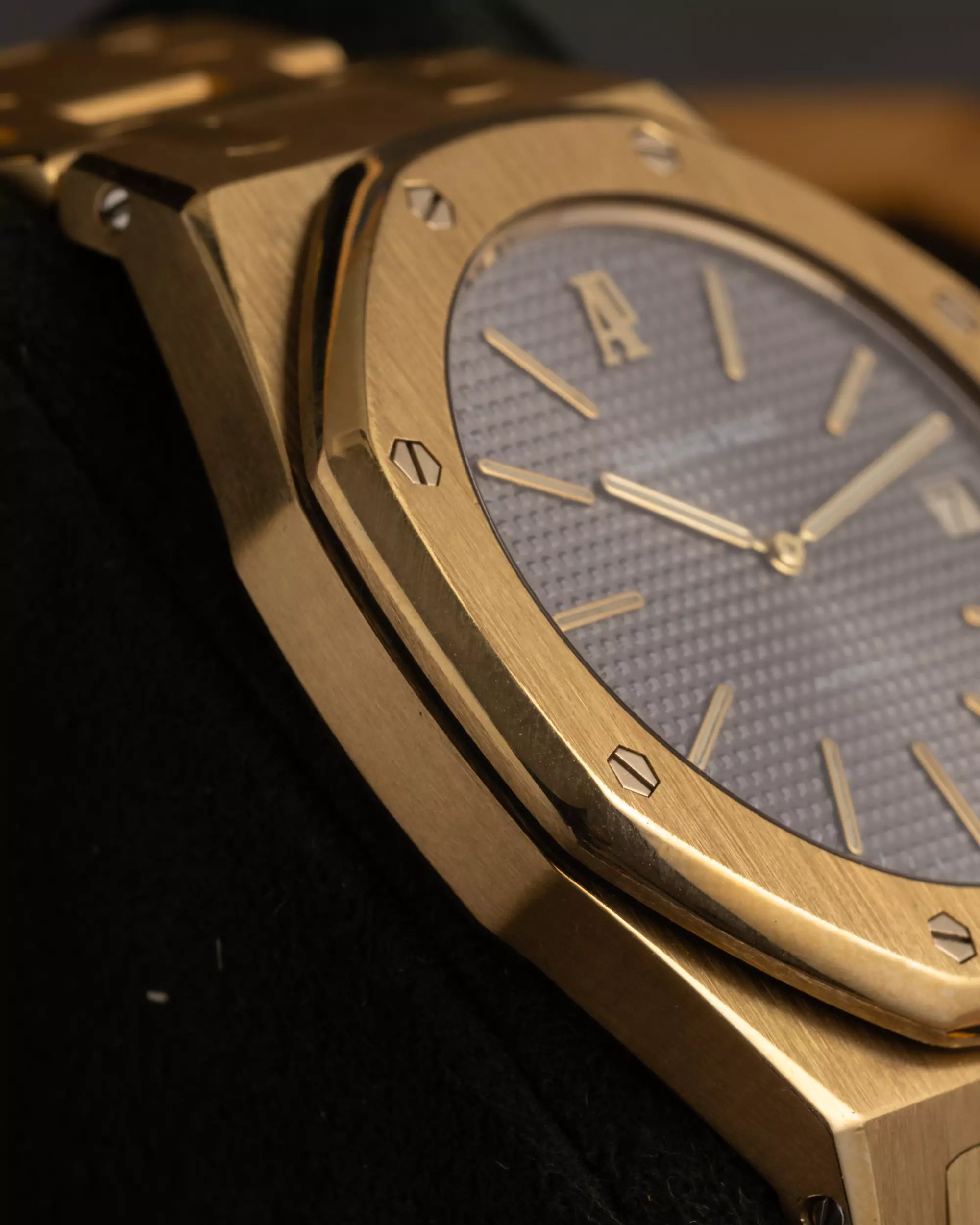 Audemars Piguet Royal Oak "Jumbo" 14802BA.OO.0944BA.01